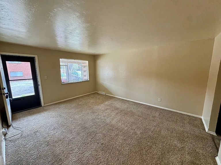 1115 Carr Street — Photo 2
