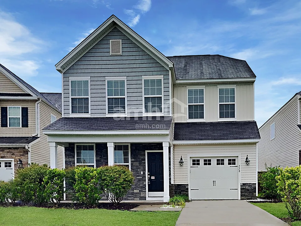 228 Longford Dr