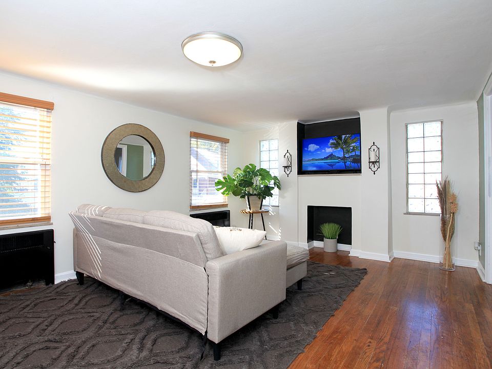 1st image of 5480 Philloret Dr APT 3