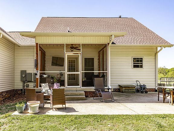 39th image of 237 Lear Rd