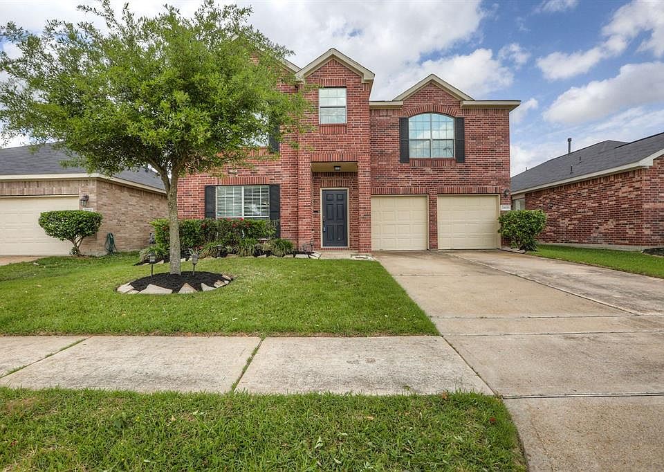 1st image of 24626 Lakecrest Bend Dr
