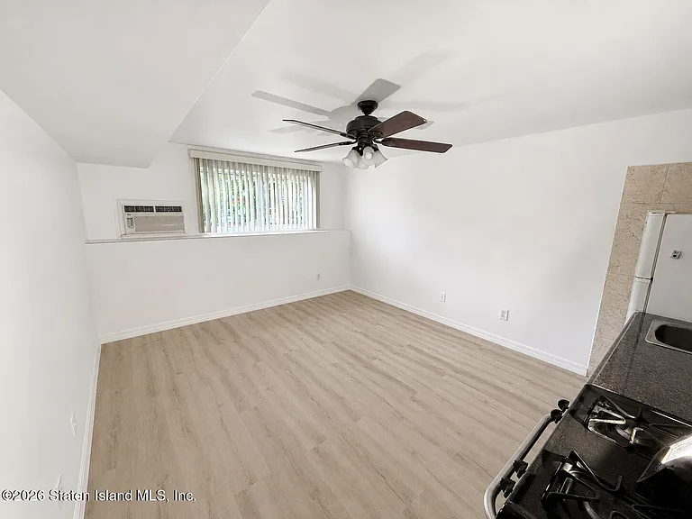 38 Pebble Ln — Photo 2