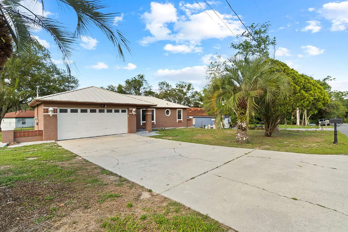 Building Photo - 3 Olive Drive Run