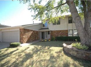 6104 W Gun Hill Way, Warr Acres, OK 73132