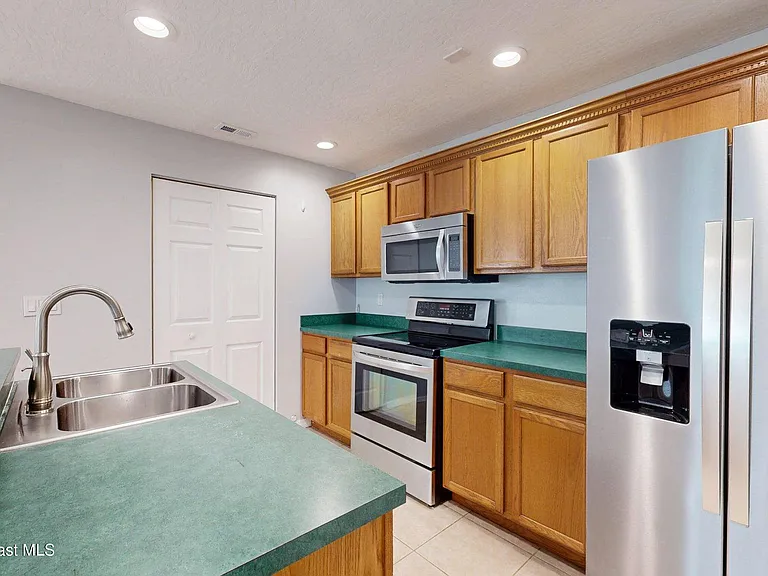 234 Johnson Ave — Photo 6