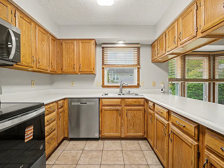 2242 Rosina Dr — Photo 19