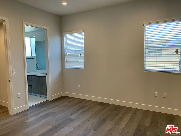 1721 Granville Ave #2 — Photo 16
