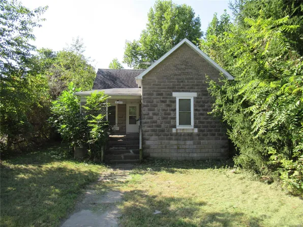 21534 Benton St, Thompsonville, IL 62890