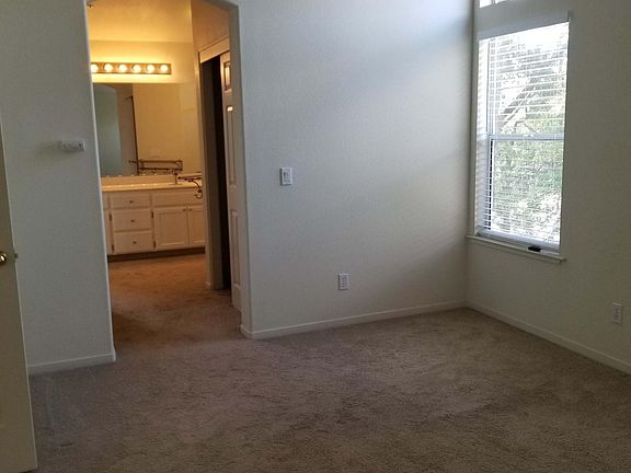 3rd image of 113 Quintana Ct