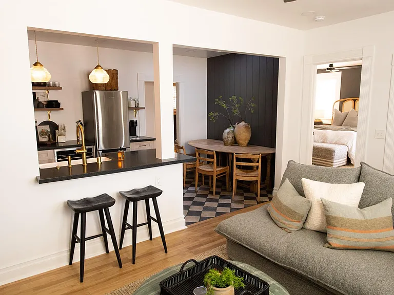 333 W Cota St #B — Photo 4