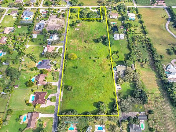 5th image of 1731 SW 139th Avenue