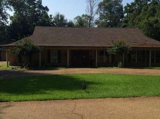 517 Rollingwood Dr, Jackson, MS 39211
