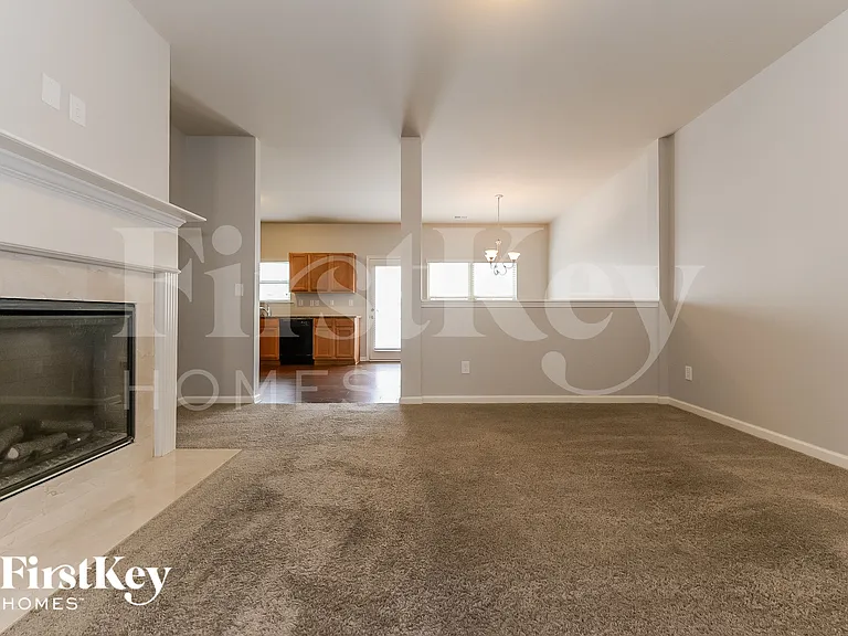 349 Rankin Cir — Photo 3