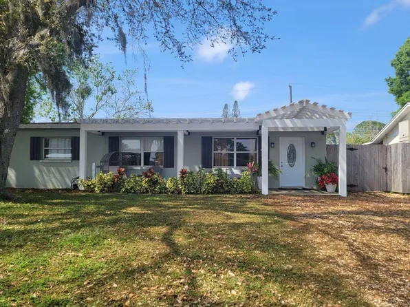 3926 Longhorn Dr, Sarasota, FL 34233