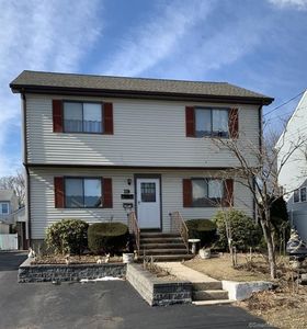 19 Beal St, Stamford, CT, 06902