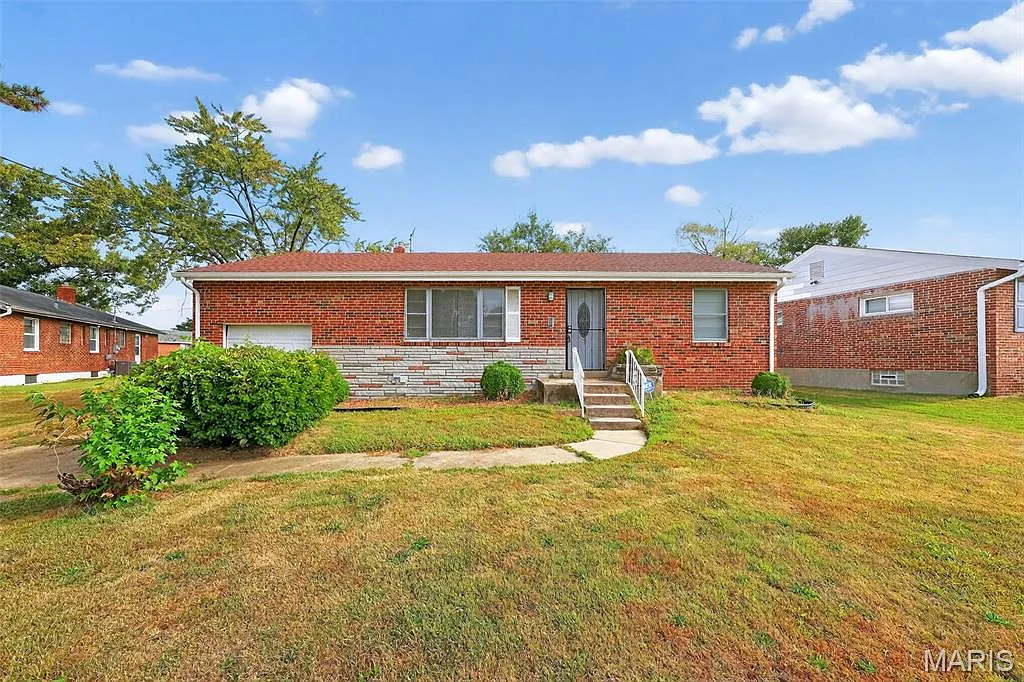 9219 Sundown Dr photo 1