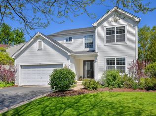 621 Fenwick Ln, South Elgin, IL 60177