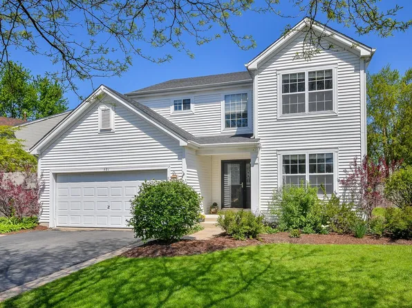 621 Fenwick Ln, South Elgin, IL 60177