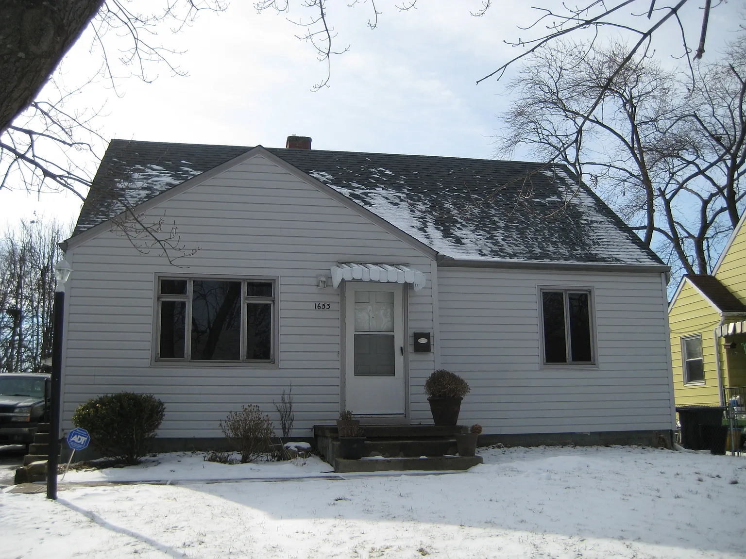 1653 Northridge Rd photo 1