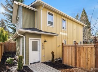 1045 NE 89th St, Seattle, WA 98115