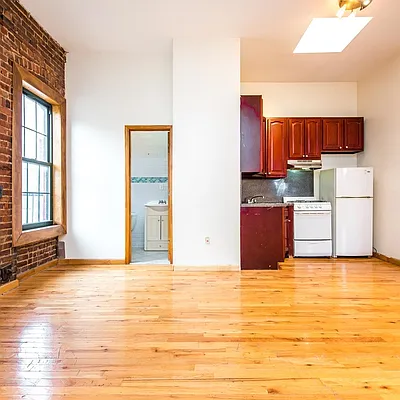 Rented by Nooklyn NYC LLC | media 21