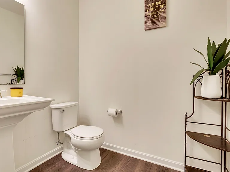 694 Dewmar Dr — Photo 13