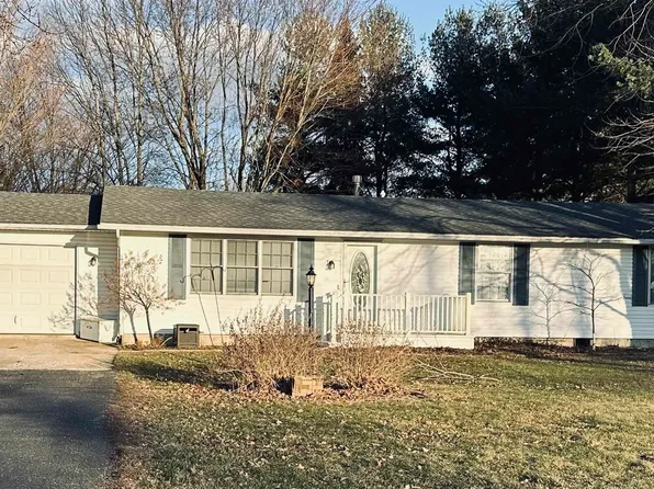 9728 Pine Rd, Plymouth, IN 46563