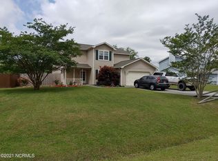 302 Rack Ln, Hubert, NC 28539