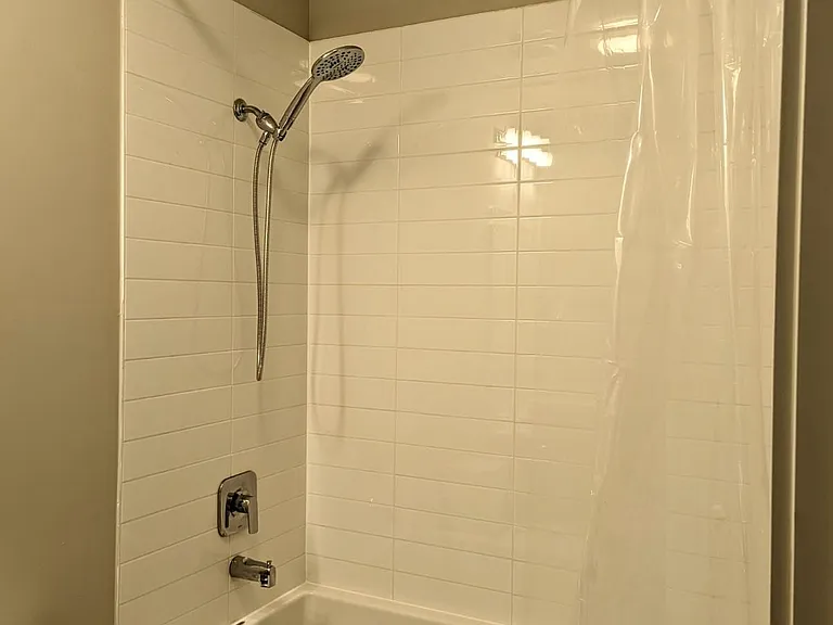 150 Main St W #304 — Photo 10