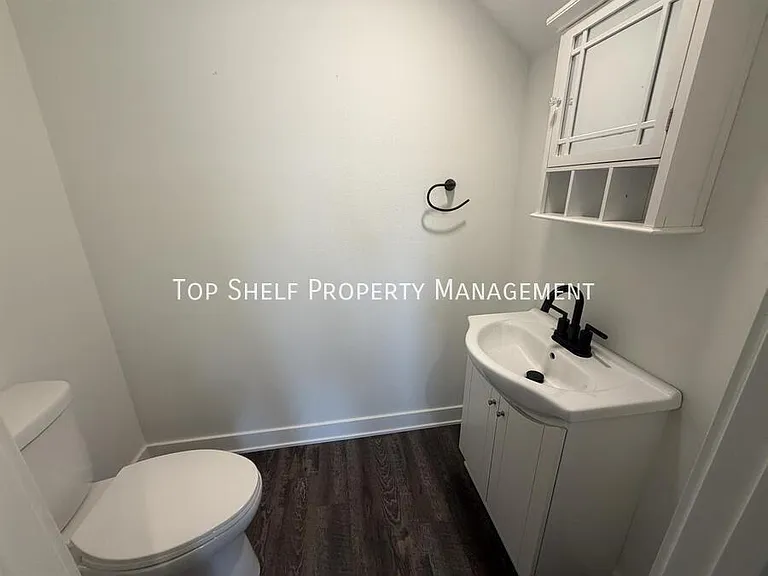 2103 Willis Ave — Photo 8