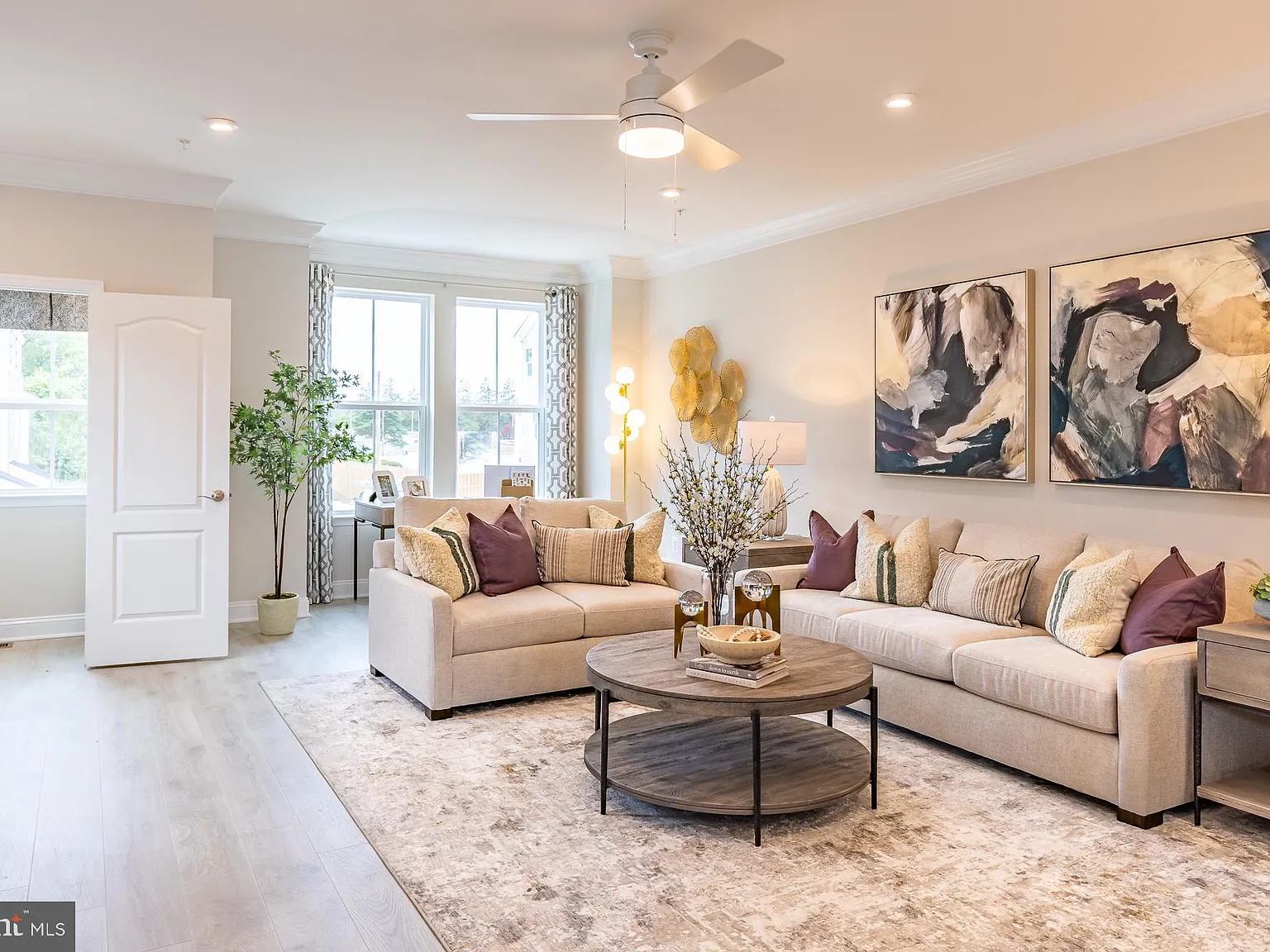 4 bed, 4.0 bath, 2112 sqft, $3,500 — Photo 3