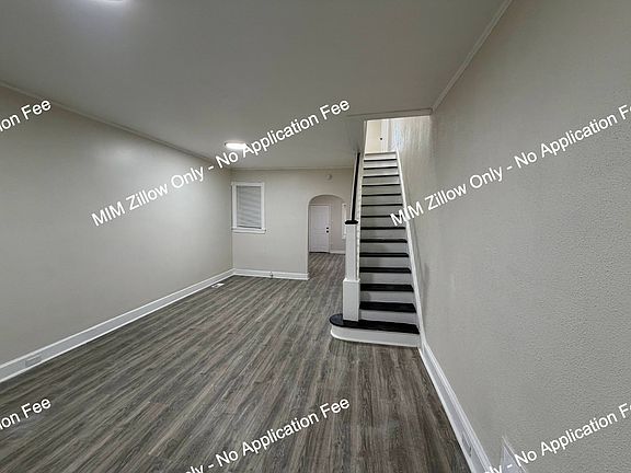 4th image of 1154 Lansdowne Ave