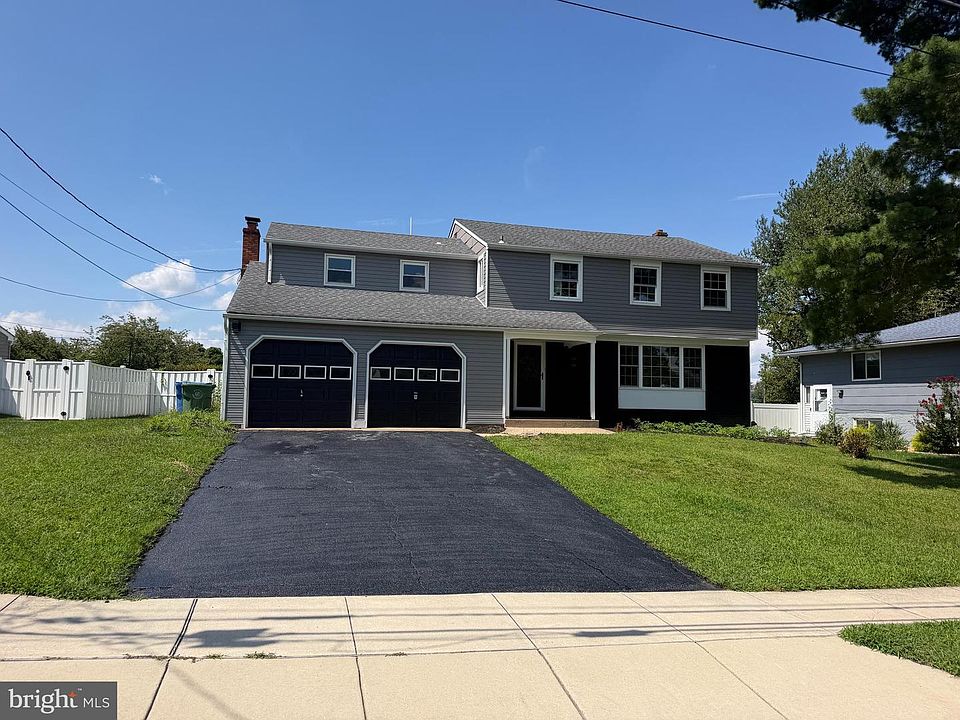1st image of 4 Bellows Ln