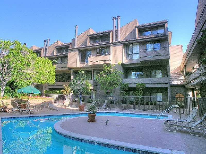 1st image of 13331 Moorpark St APT 231