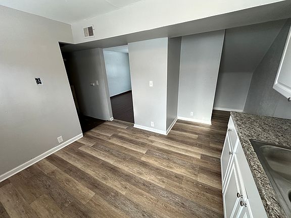 3rd image of 40 Crowell Ct #40