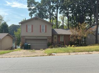 1312 E Twin Lakes Dr, Little Rock, AR 72205