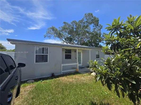 5240 NE 16th Ter, Pompano Beach, FL 33064