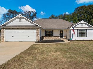 8 Silver Eagle Ct, Fort Mitchell, AL 36856