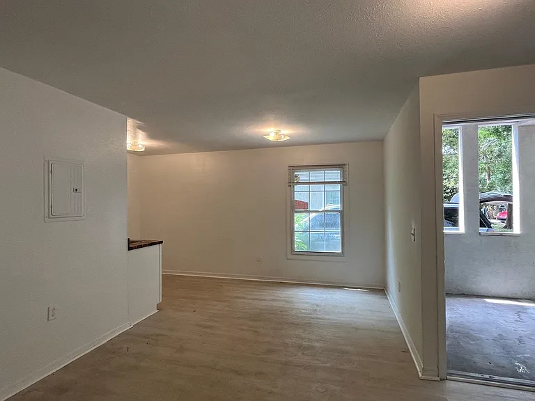 25 Florida Ave #A — Photo 2