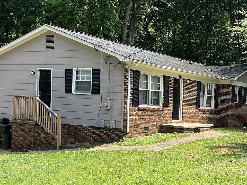 2nd image of 1102 Groves St