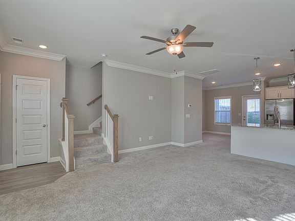 3rd image of 212 Mansfield Dr