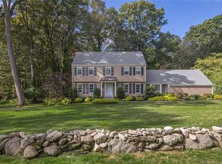 90 Shetland Rd, Fairfield, CT 06824