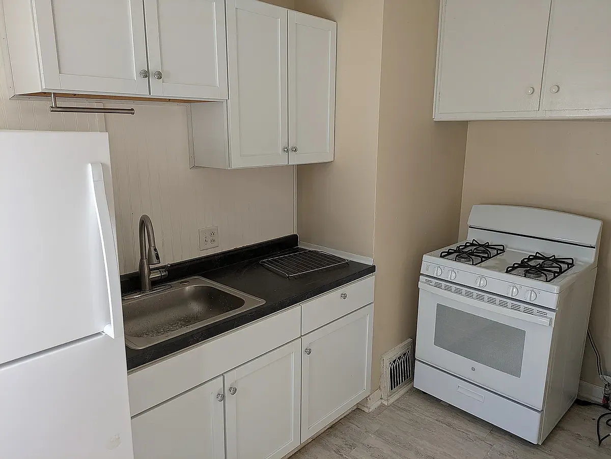 724 SW Lindenwood Ave — Photo 3