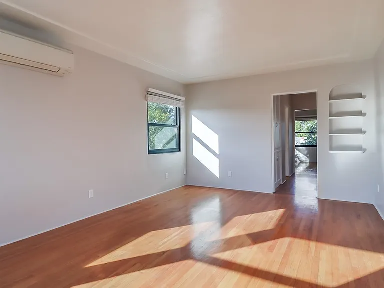 4706 Vista St #1 — Photo 5