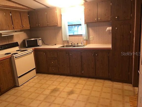 5th image of 3100 SE 42nd Ave