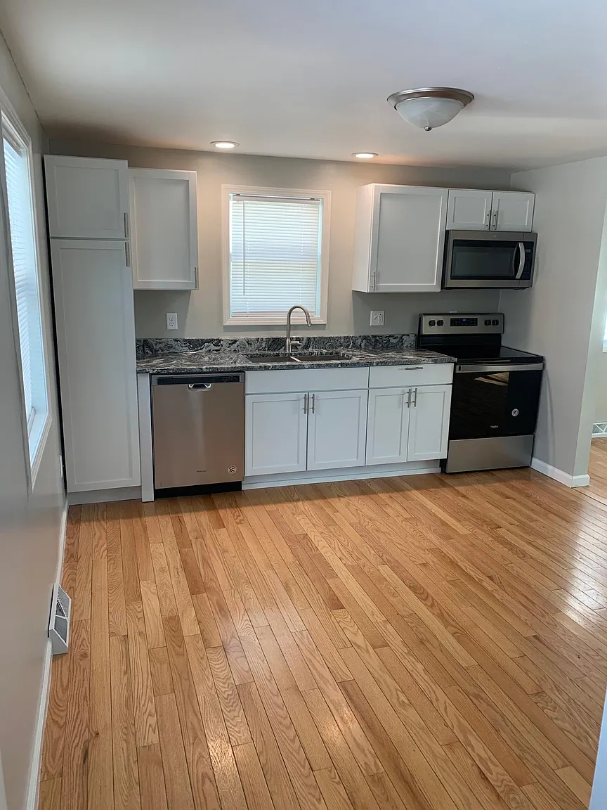 326 Park Ave photo 1