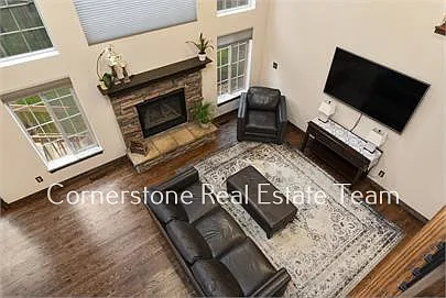 355 Paisley Dr — Photo 5