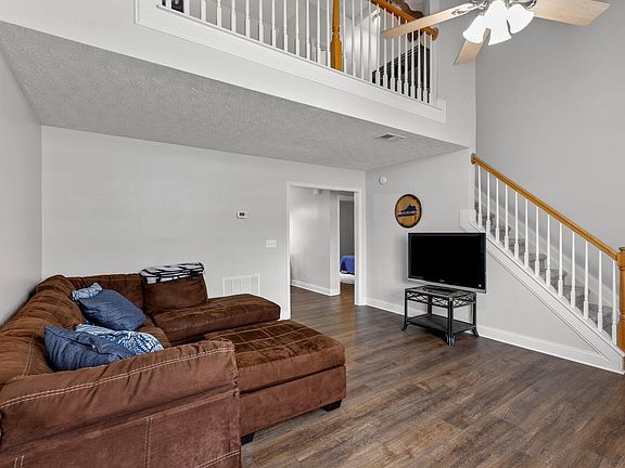 4th image of 2652 Rockaway Pl