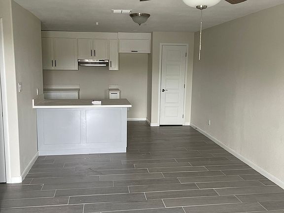 5th image of 617 E Washington St APT 8