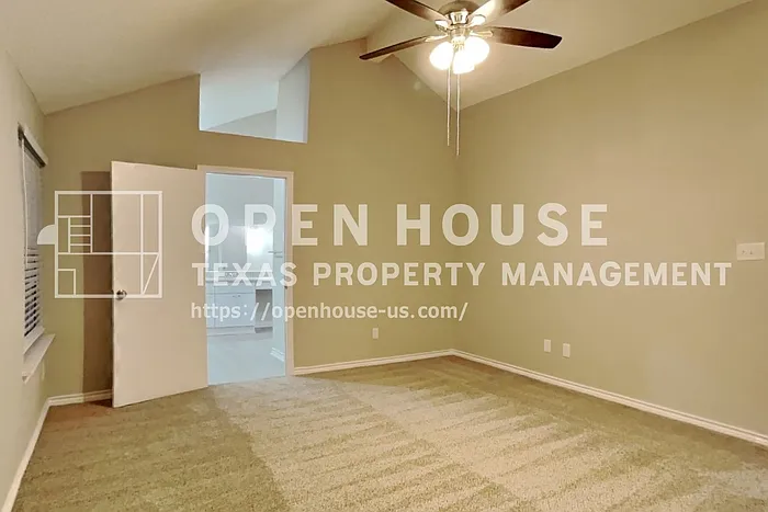 305 Hillside Ct — Photo 9